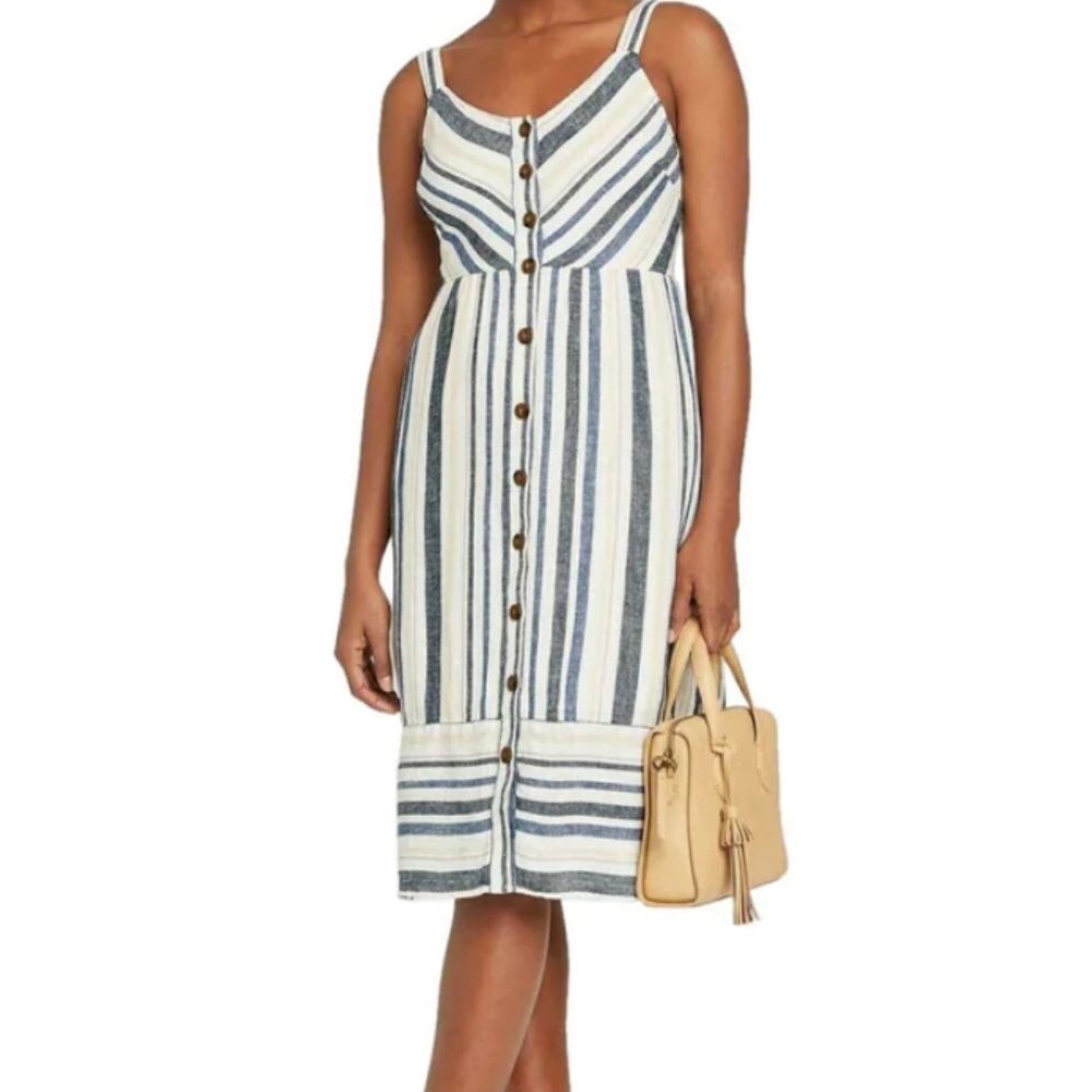 NWT. Universal Thread Women’s Striped Sundress. Button front with pockets